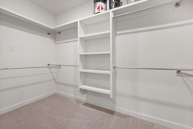 Building Photo - 1414 Farmhouse Ave