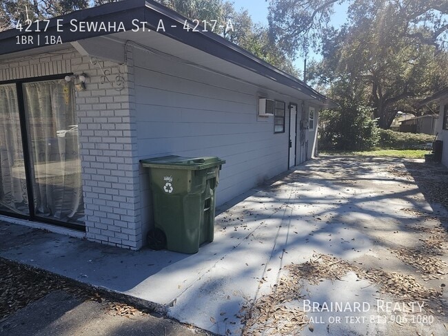 Building Photo - 4217 E Sewaha St