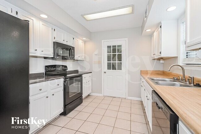 Building Photo - 2530 Doe Run Ln