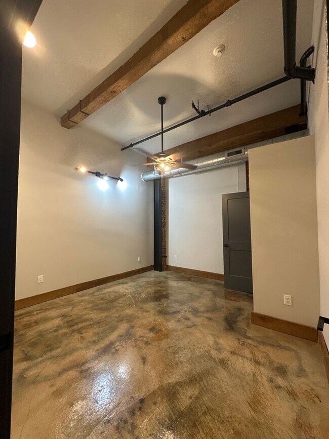 Building Photo - 2 Bedroom Apartment in Red Lion, PA