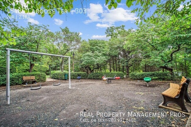 Building Photo - 45485 Caboose Terrace