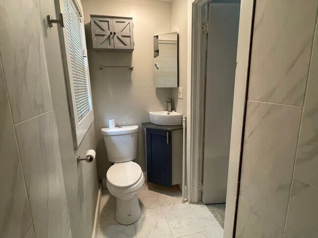 Building Photo - Studio apartment in Cairo, Georgia