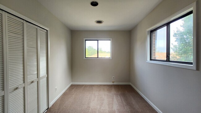 Building Photo - Affordable Condo with New Kitchen and Bath