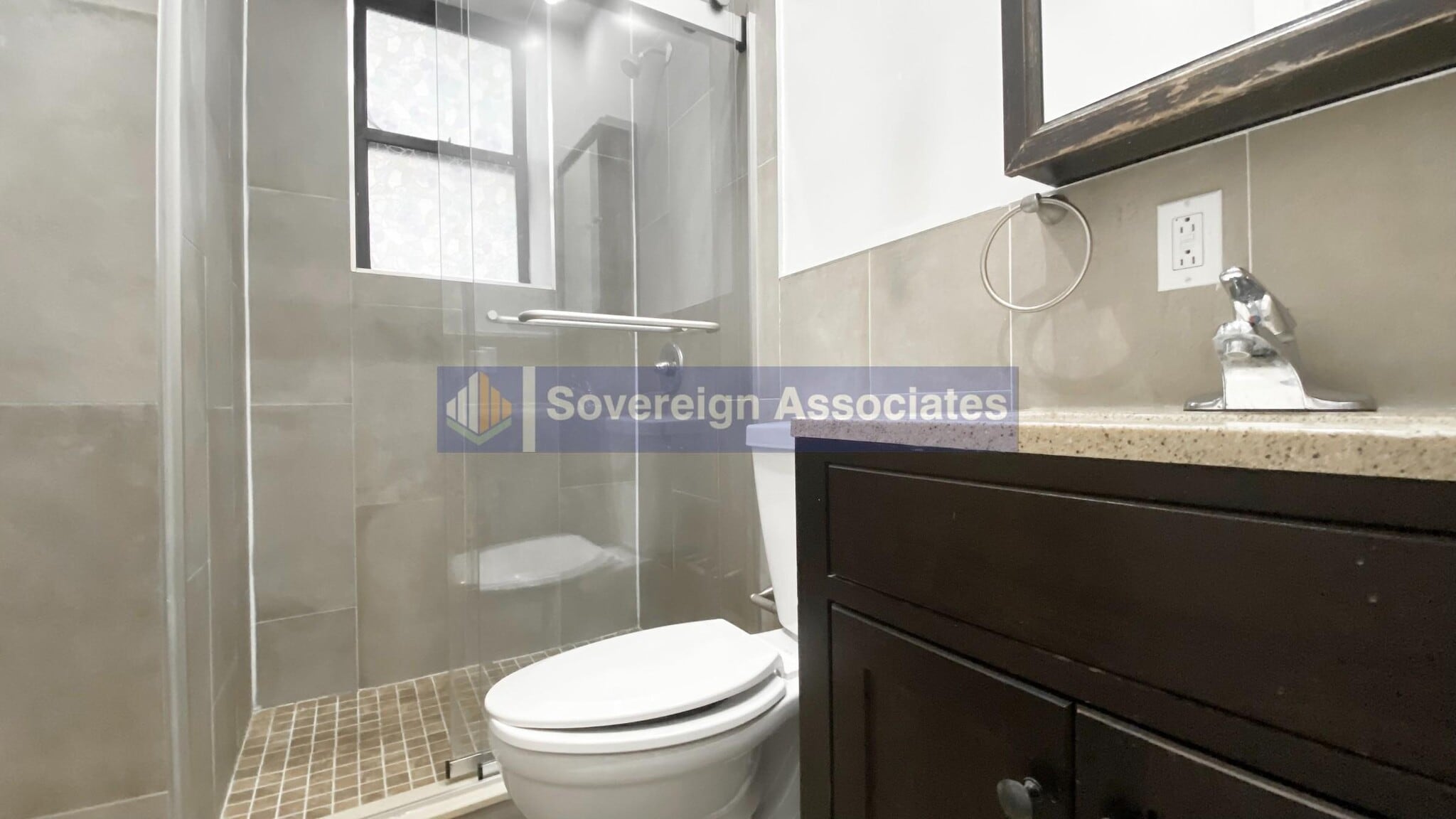 Building Photo - 45 Tiemann Pl