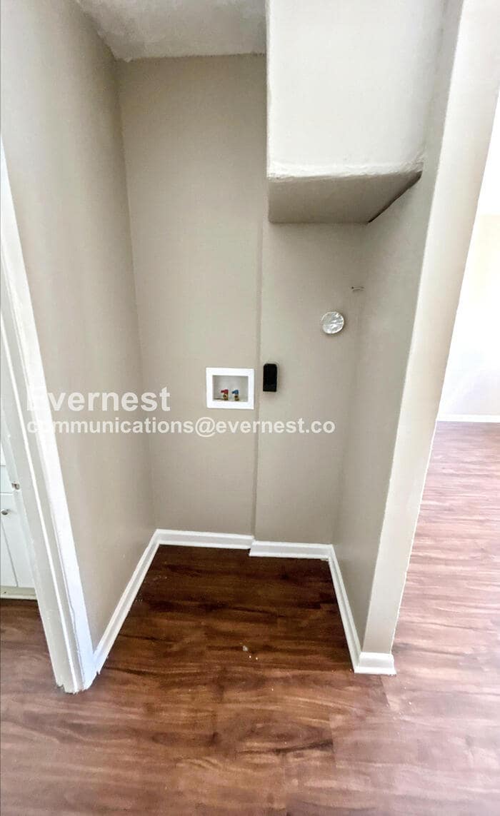 Building Photo - 1850 17th Ct N