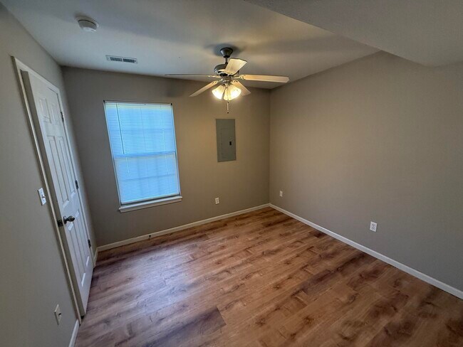 Building Photo - 4006 Snowy Owl Dr