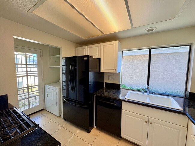 Building Photo - Beautiful Home in Gated Community - Near Beach  - Off Poinsettia Carlsbad