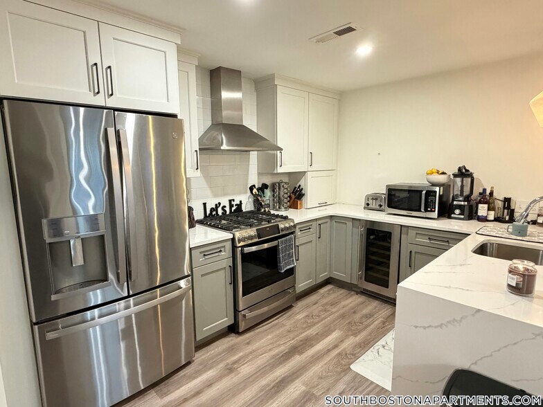 Building Photo - 9 Douglas St