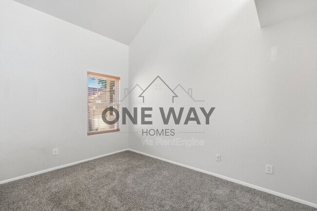 Building Photo - 1126 W Elliot Rd