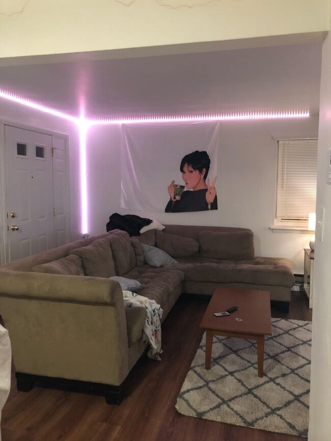 Building Photo - 620 S Franklin St