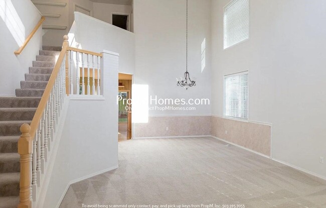 Building Photo - Spacious Three Bedroom Home in Sherwood!
