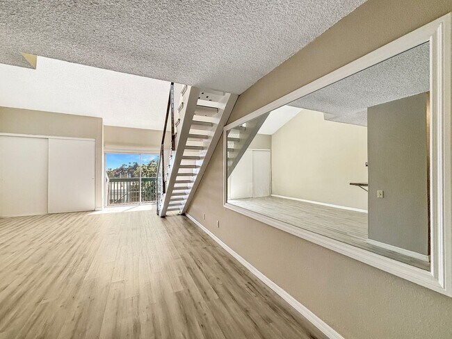 Building Photo - Spacious 1BD/1BA Condo in the Bay Ho Commu...