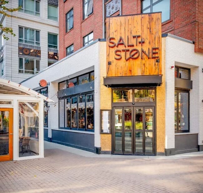 Building Photo - 360 Foley St