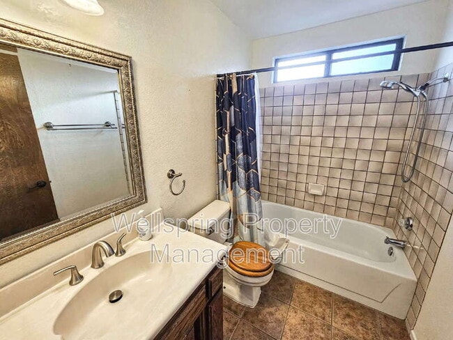 Building Photo - 413 Mt Rainier Pl