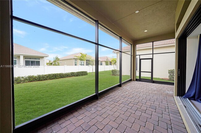 Building Photo - 11815 Leon Cir N