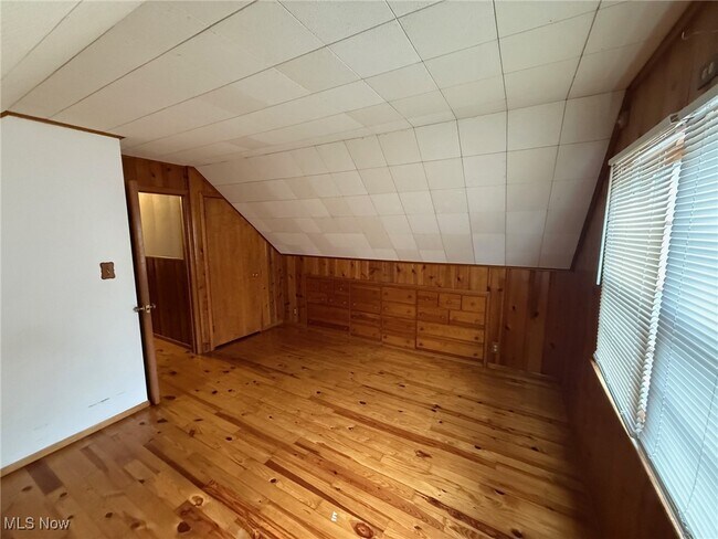Building Photo - 1156 Haverston Rd