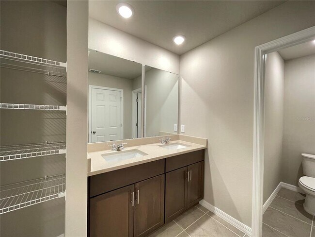 Building Photo - 2475 Sweet Viburnum Wy