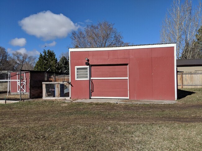 Building Photo - 1974 Cromwell Ln