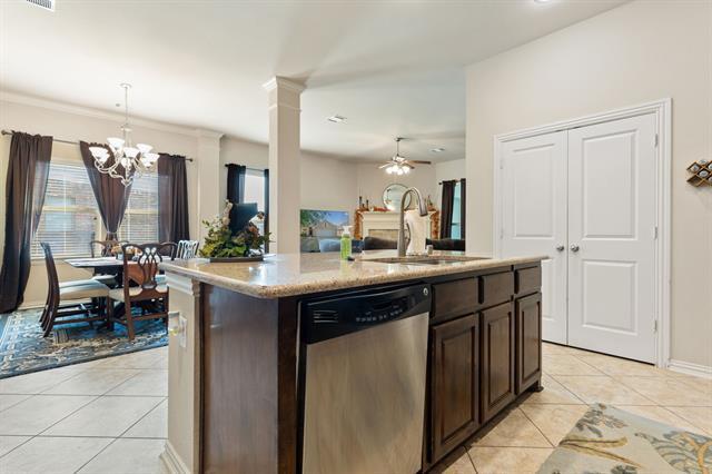 Building Photo - 2844 Lacompte Dr