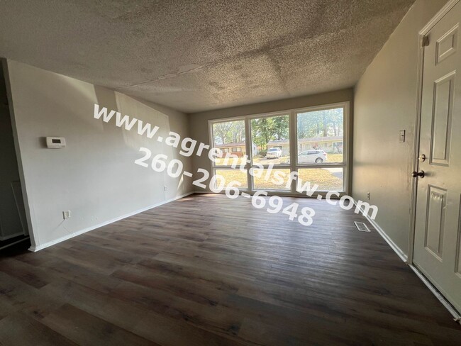 Building Photo - 3 Bedroom - Section 8 OK!