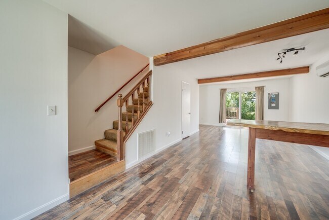 Building Photo - 7234 Oak Ridge Pl