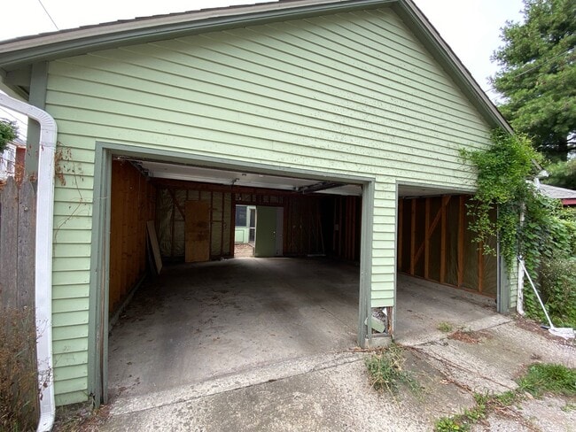 Building Photo - Short North - Victorian Village Single Family Brick House