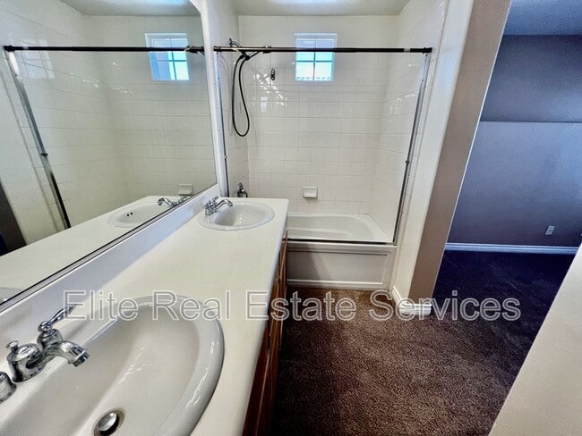 Building Photo - 750 Broadway