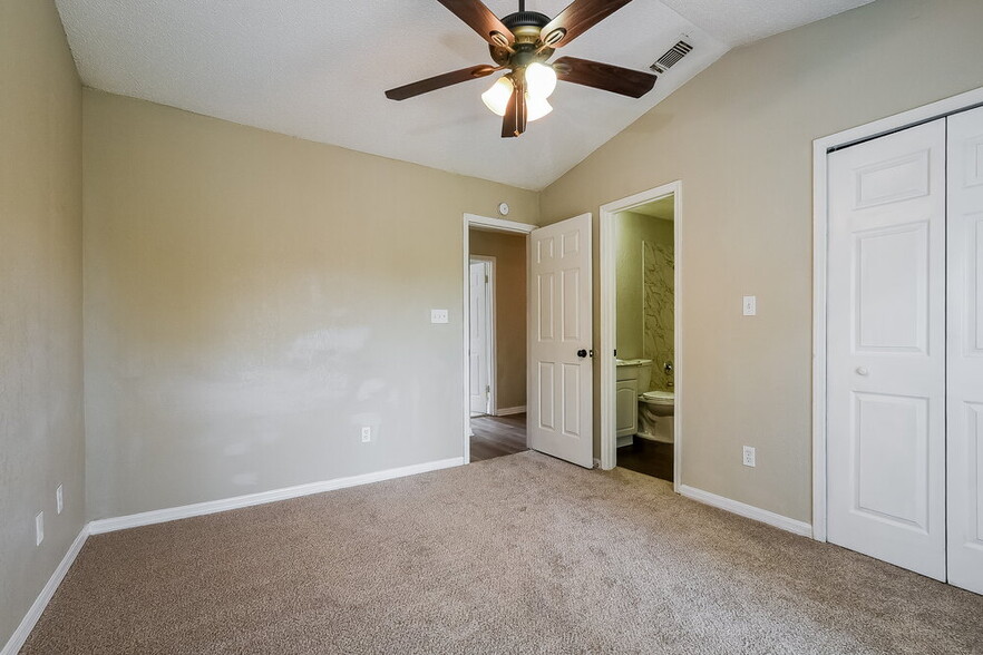 Building Photo - 515 Beechwood Ave