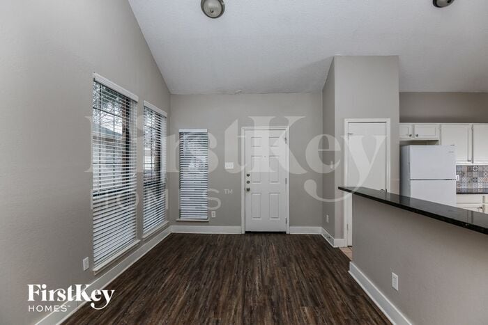 Building Photo - 4213 Amy Dr