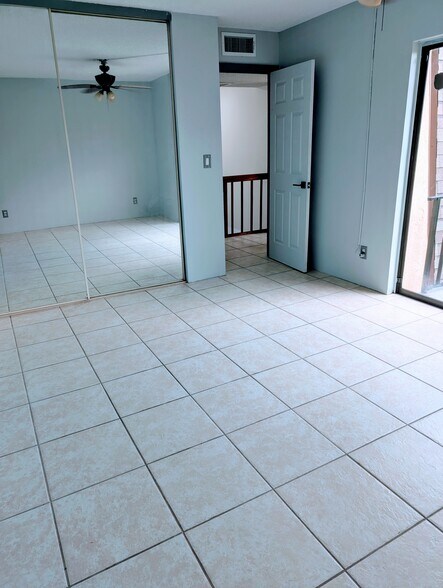 Building Photo - 5572 Malt Dr