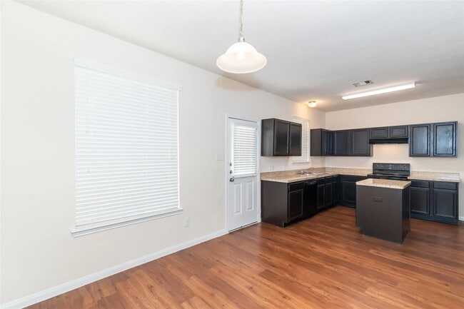 Building Photo - 6274 Brenwood Cir