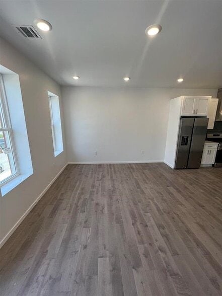 Building Photo - 188 Van Horne St