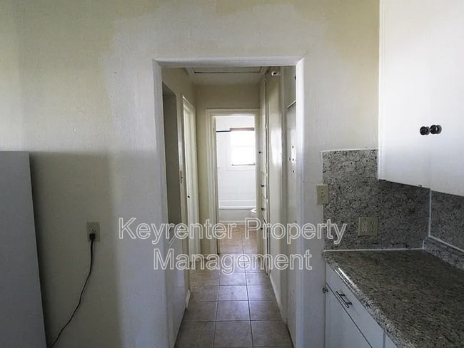 Building Photo - 403 Babb Dr