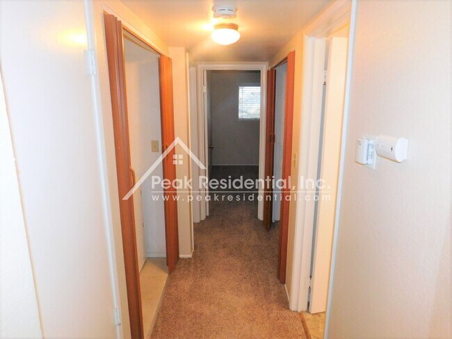 Building Photo - Northcrest6027