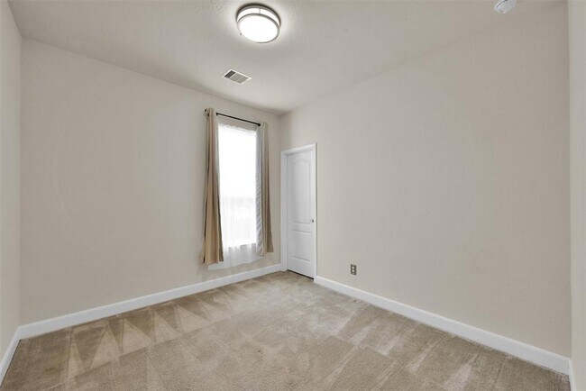 Building Photo - 3929 Eagle Nest Lake Ln