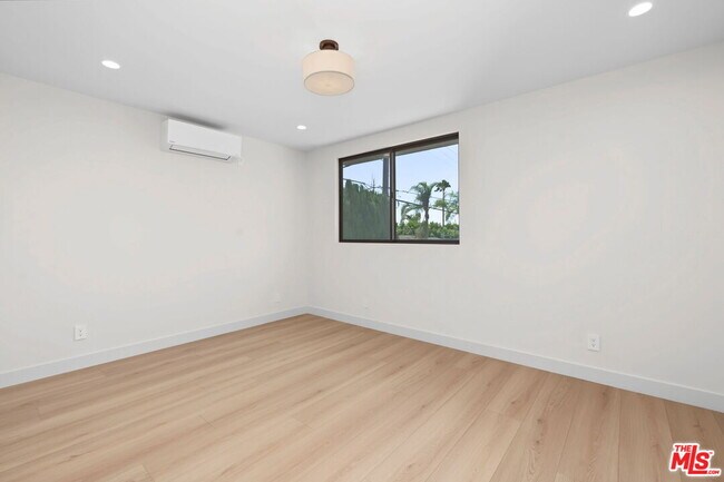 Building Photo - 5841 Whitworth Dr