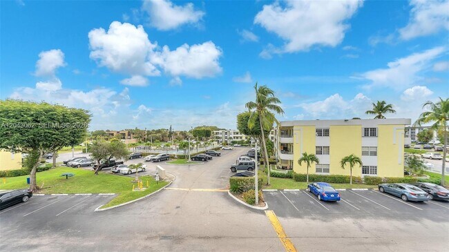 Building Photo - 10755 SW 108th Ave