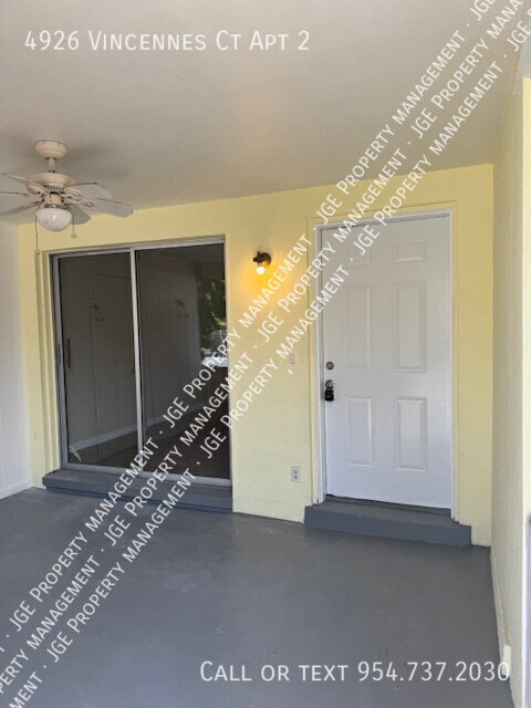 Building Photo - 4926 Vincennes Ct