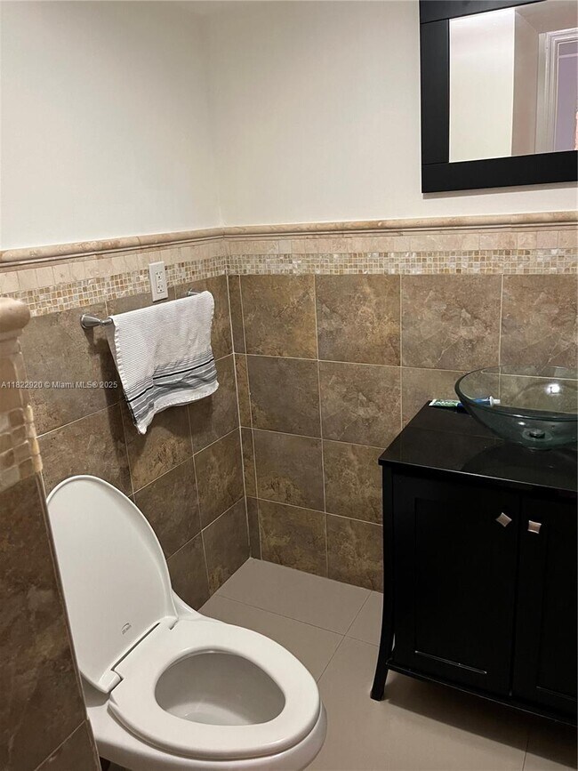 Building Photo - 14327 Kendale Lakes Cir