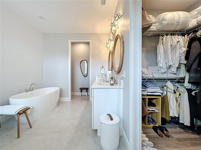 Building Photo - 10224 South Bay Lake Rd