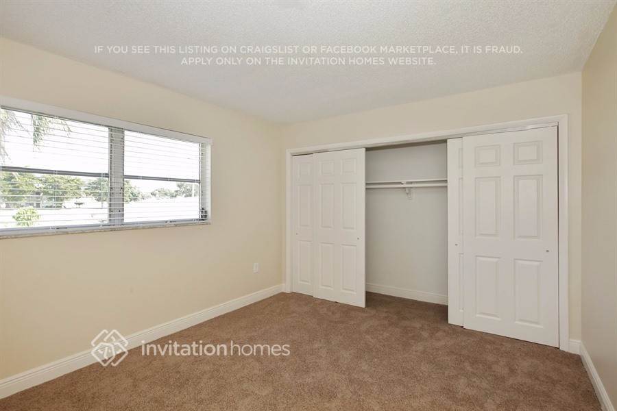 Building Photo - 350 NW 99th Way