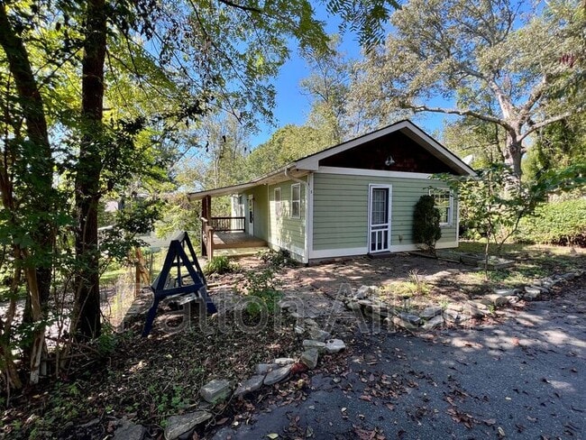 Building Photo - 5 Shady Cove Ln