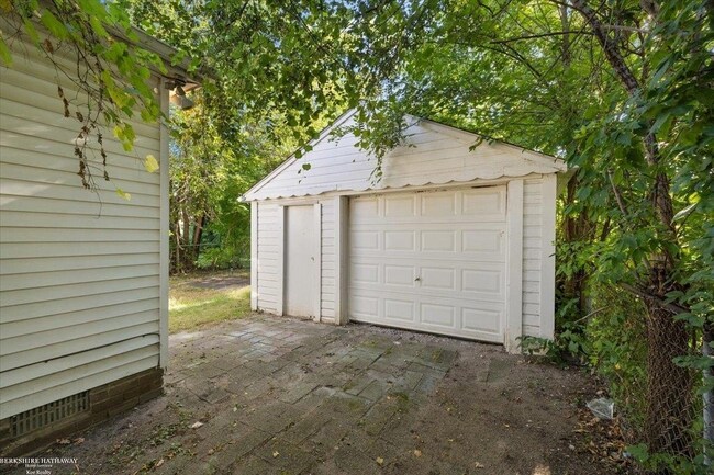 Building Photo - 20300 Gilchrist St