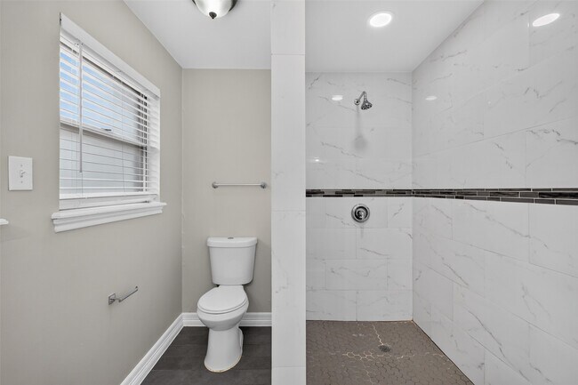 Building Photo - 1503 Shannon Valley Dr