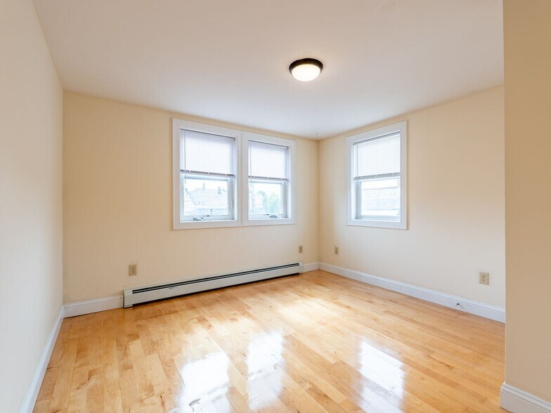 Building Photo - 158 North St