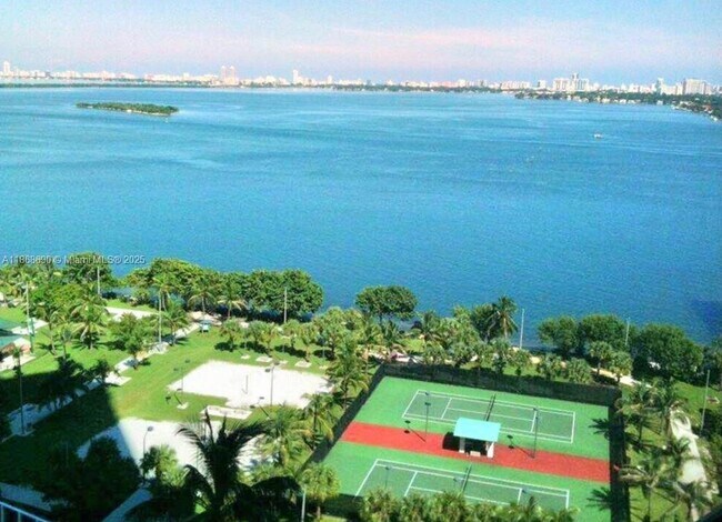 Building Photo - 2000 N Bayshore Dr