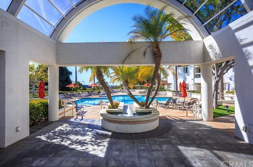 Building Photo - 30 Vista del Mar