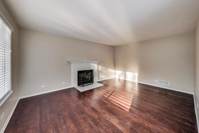 Building Photo - 926 S W Ave