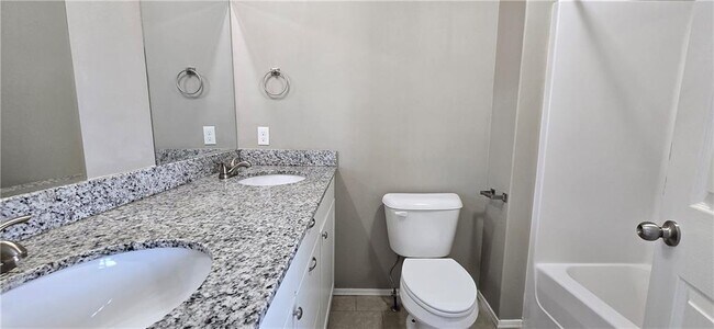 Building Photo - 5007 SW Fieldstone Blvd