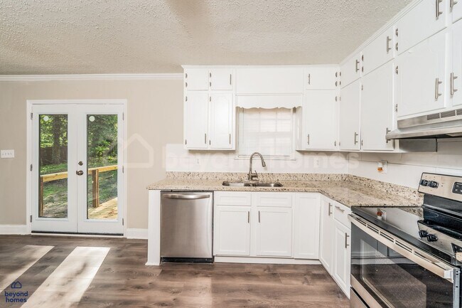 Building Photo - Beautiful 3 Bed 2 Bath Home in Hoover - Ju...